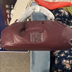 BADGLEY MISCHKA Elegant Burgundy Leather Women’s Bag
